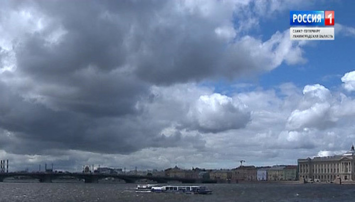 На Петербург надвигается непогода