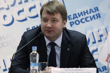 Руководитель фракции «Единая Россия» в Законодательном собрании Санкт-Петербурга А.Тетердинко: «Внутри муниципалитетов не должно быть никакой политической борьбы»
