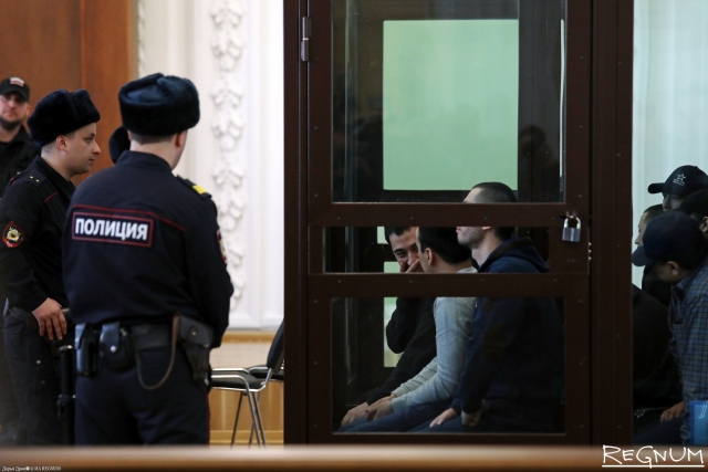 Пострадавшая в теракте в метро Петербурга заявила крупный иск к обвиняемым