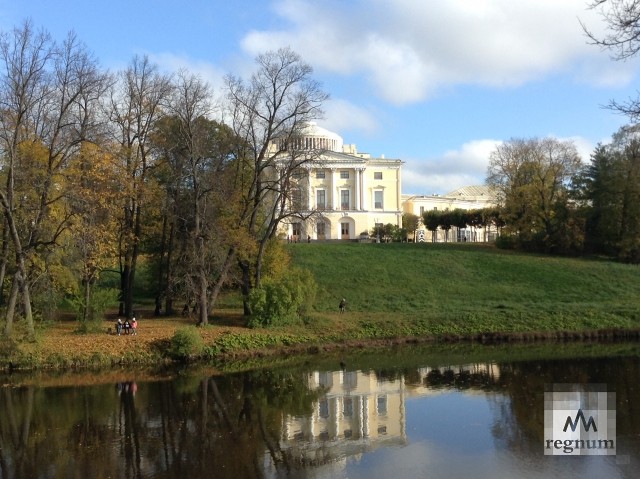 Петербуржцы жалуются на дороговизну прохода через Павловский парк