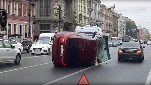 В Петербурге водитель BMW устроил массовую аварию на Невском проспекте